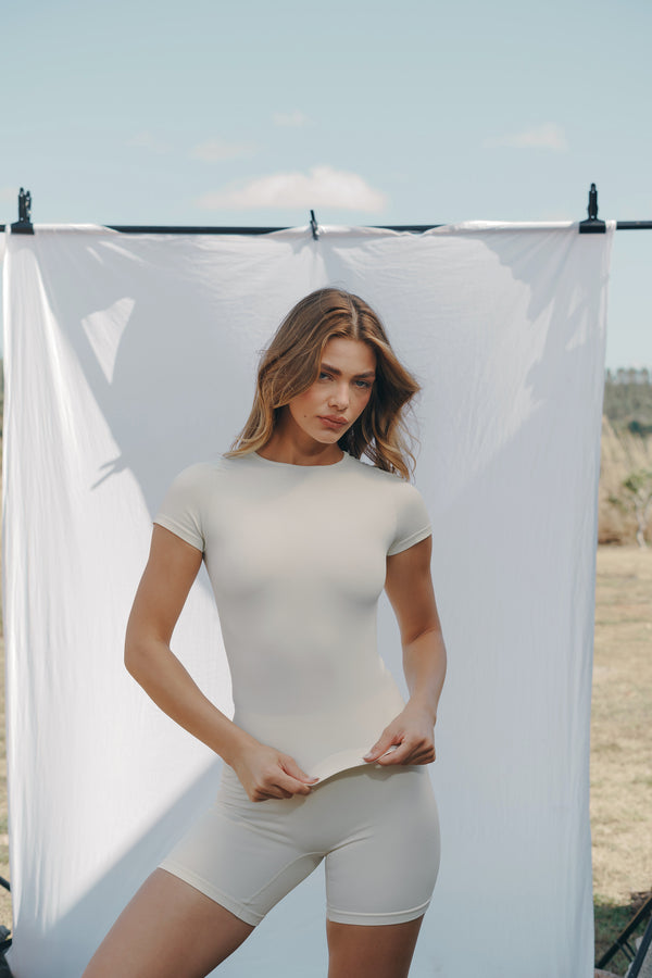 Baby Tee Breeze cor Vanilla - Glevis Movement